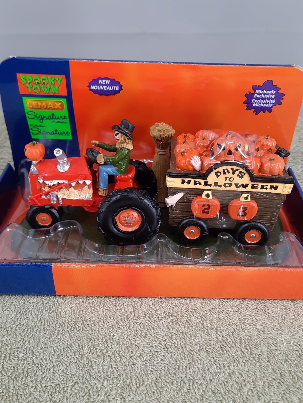 Days to Halloween Tractor Pumpkin Wagon Tabletop Display Retired Lemax